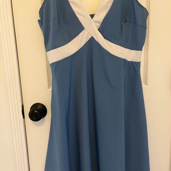 Dress - Picture 8 of 8